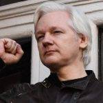 Julian Assange, refugiado político