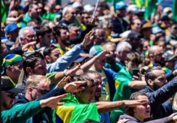 Fãs de Bolsonaro comemoram aliança com Edir Macedo, amigão de Dilma - A  Agência